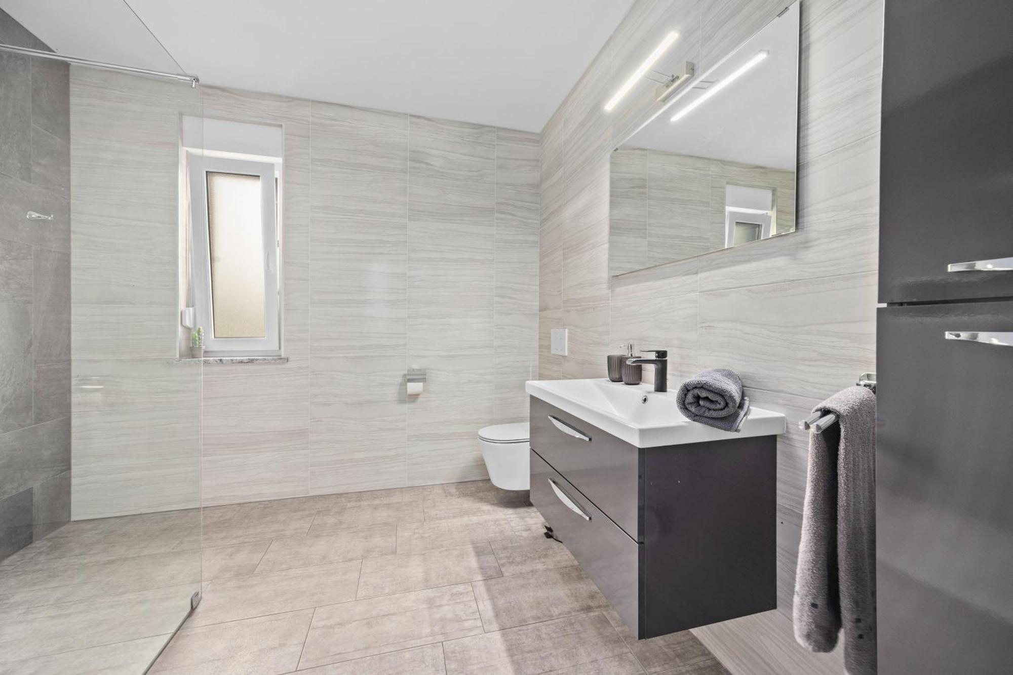 Special Offer! New Luxury Apartment With Pool, Fitness, Outdoor Bar&Grill Buje Zewnętrze zdjęcie