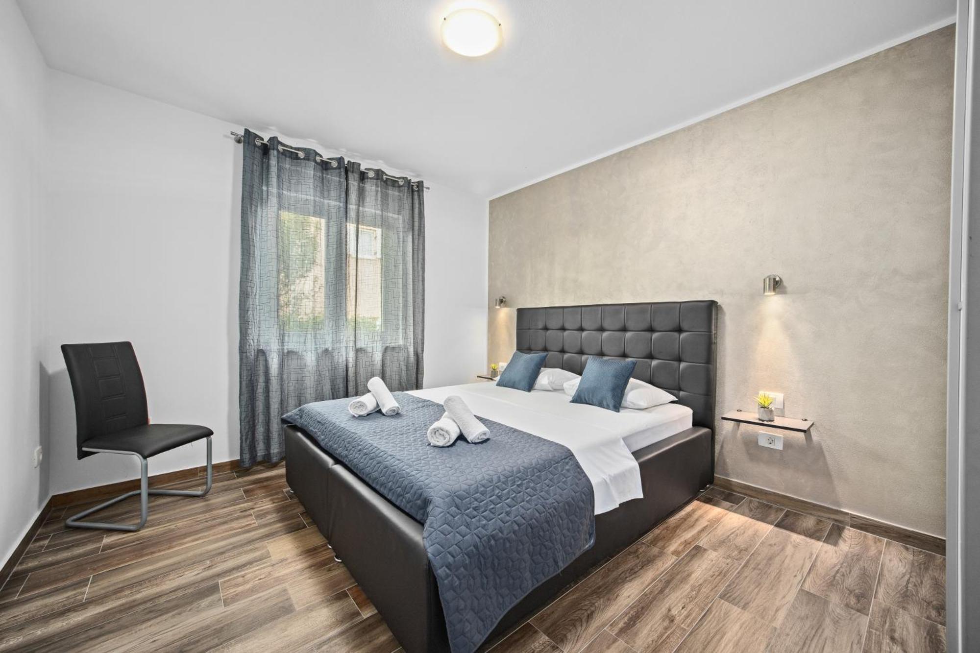 Special Offer! New Luxury Apartment With Pool, Fitness, Outdoor Bar&Grill Buje Zewnętrze zdjęcie