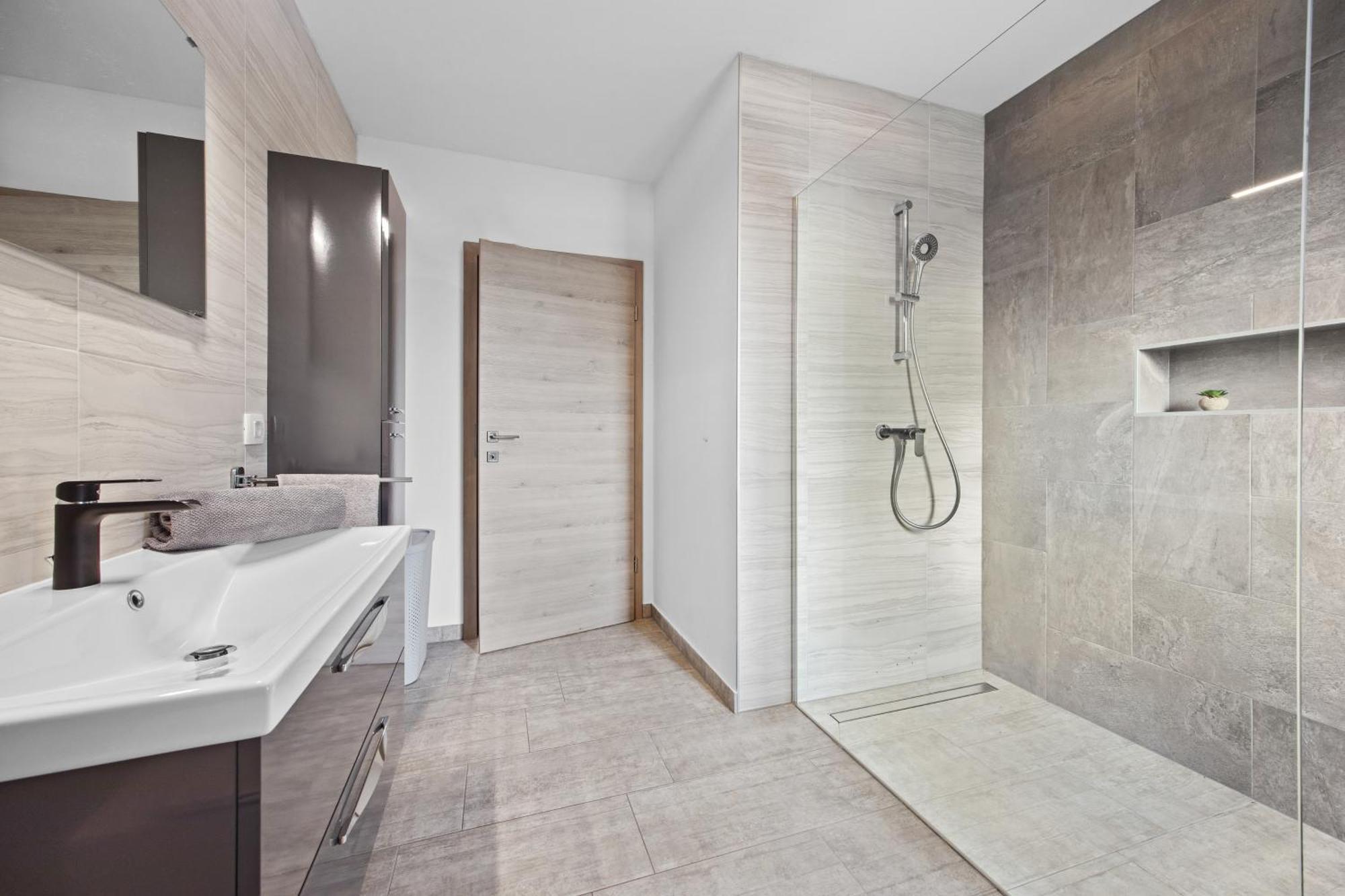 Special Offer! New Luxury Apartment With Pool, Fitness, Outdoor Bar&Grill Buje Zewnętrze zdjęcie