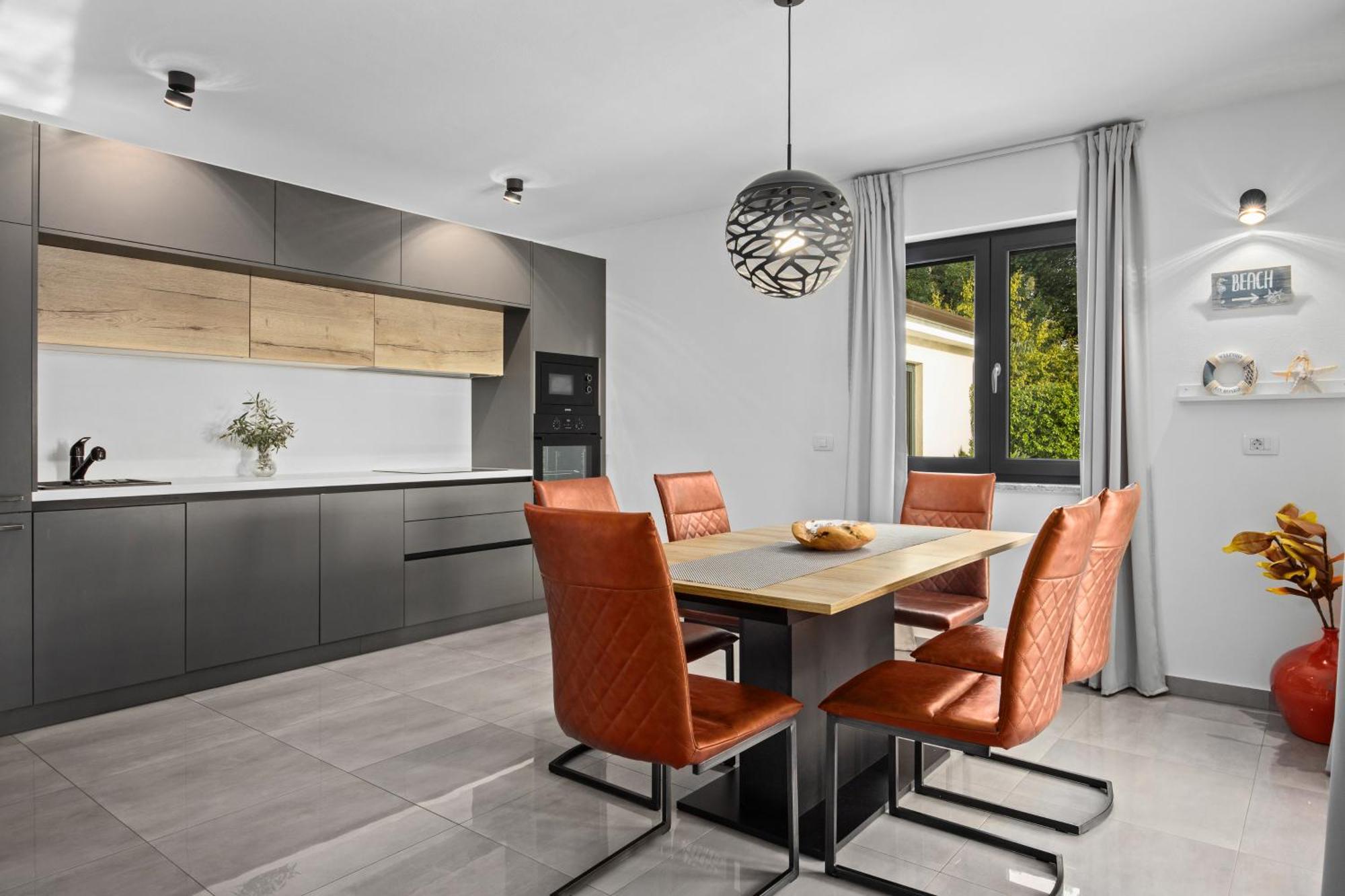 Special Offer! New Luxury Apartment With Pool, Fitness, Outdoor Bar&Grill Buje Zewnętrze zdjęcie